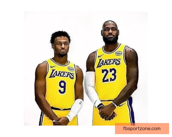 詹姆斯谈与布朗尼单挑意外破坏篮板并转向高尔夫专注棋艺